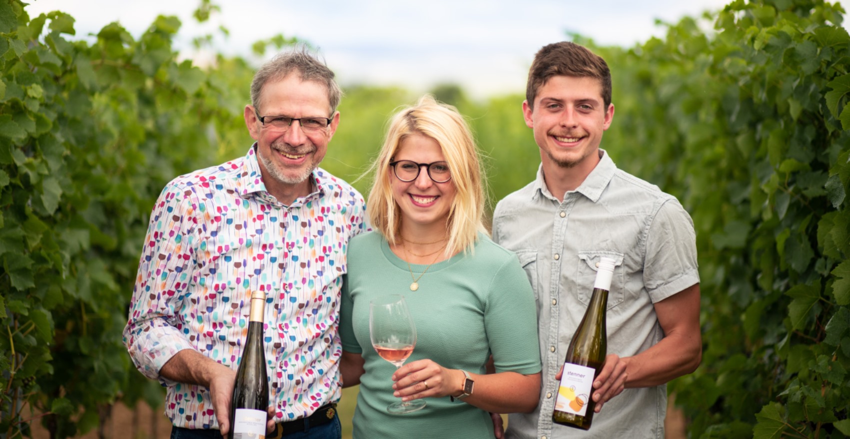 Etikett des Monats Dezember: Happy Glühwein von Weingut Stenner